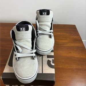 Globe Men's Light Gray High-Top Sneakers